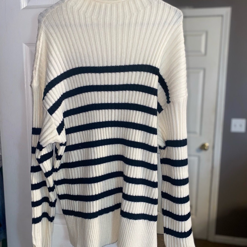 Striped Ribbed Sweater - White and Black